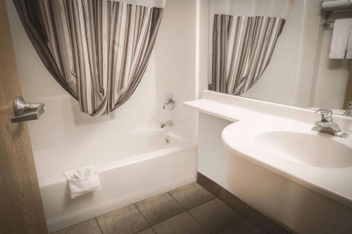 La Quinta Inn & Suites by Wyndham Missoula image 16